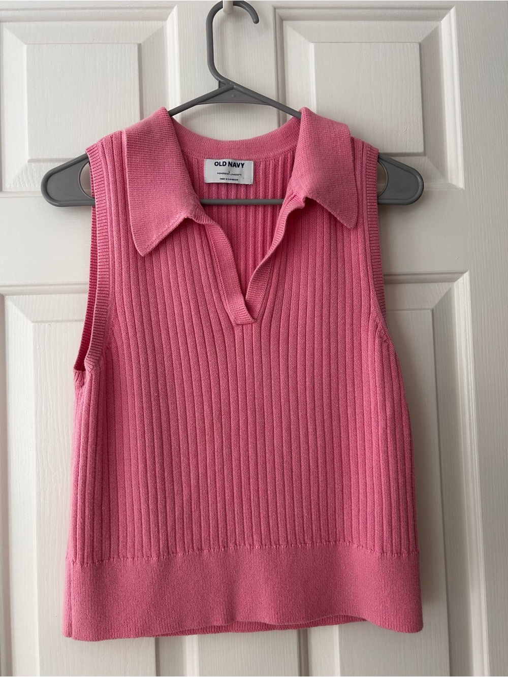 Old Navy Pink Ribbed Sleeveless V-Neck Polo Top